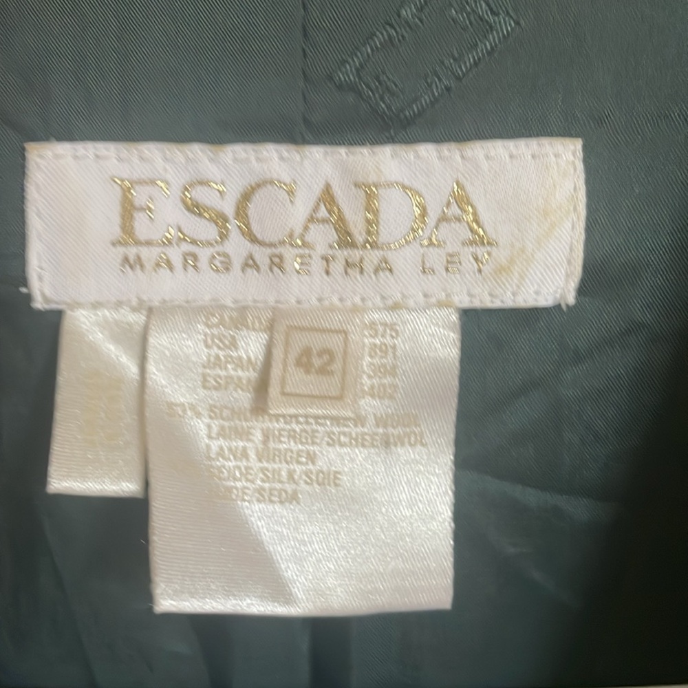 Vintage Escada | Green Paisley Blazer with Notched Lapels - Picture 3 of 8